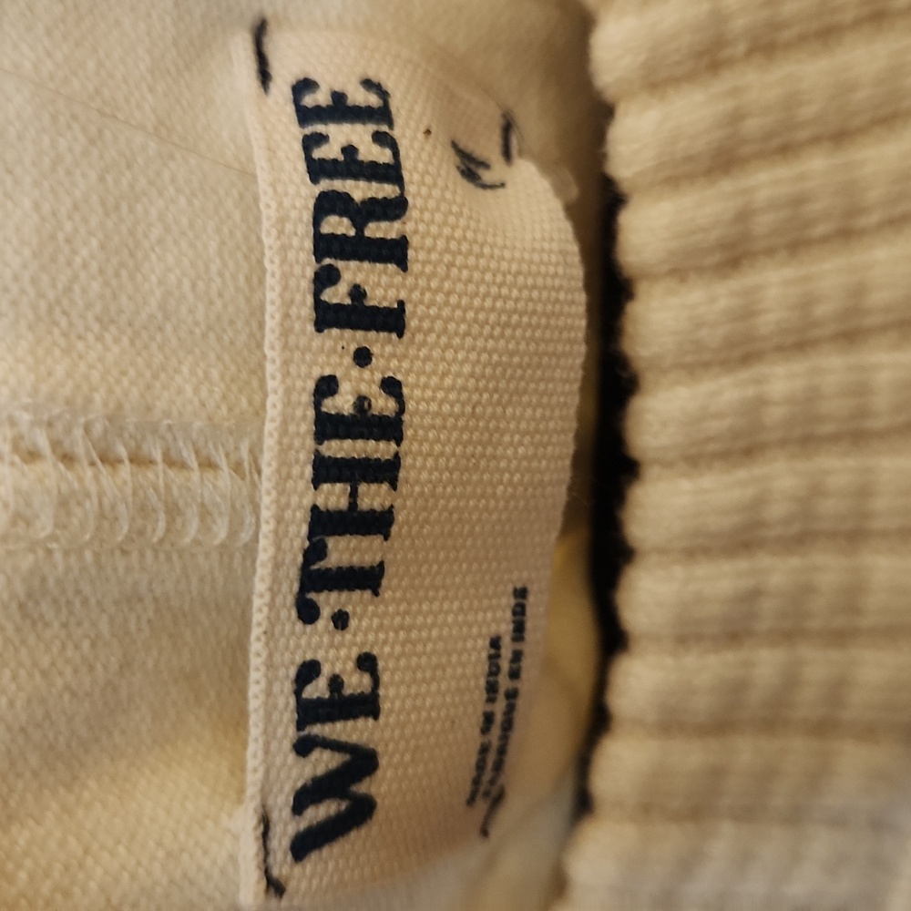 We The Free Tiger Cuff Top Med NWT - Picture 6 of 7